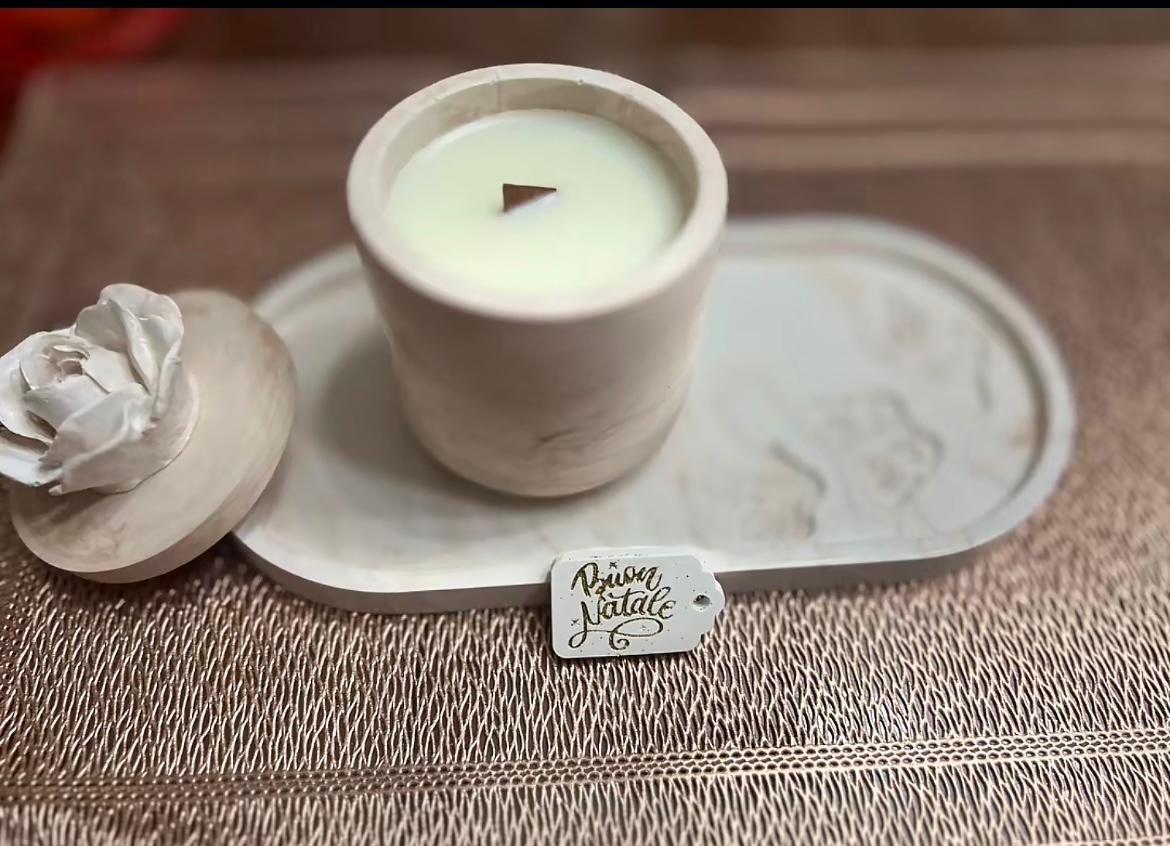 Candela In Cera Di Soia Fragranza NAturale Personalizzata Con Frase e Contenitore In Gesso Ceramica